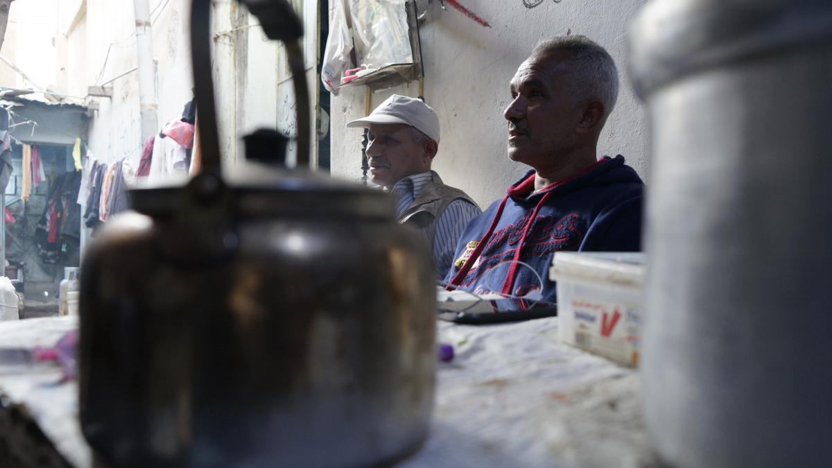 لدى ملاك أربعة أبناء وهم قرويون يعيشون في محافظة المنيا 