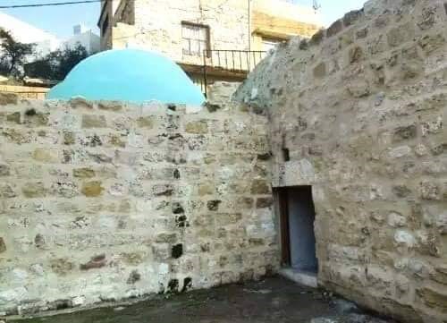 صورة عن قرب لإحدى واجهات مقام سيدي بدر