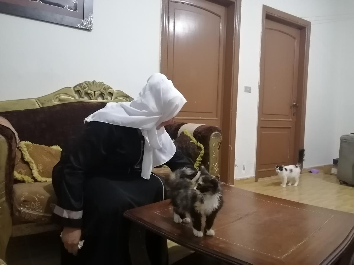 لاجئة سورية تعيد فتح مشروعها الخاص في مجال الخياطة والتطريز بدعم مجتمعي