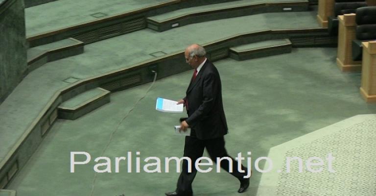 فيديو: النواب يستفتي المحكمة الدستورية حول "التقاعد" ويحيل "الجوازات" للجنة القانونية