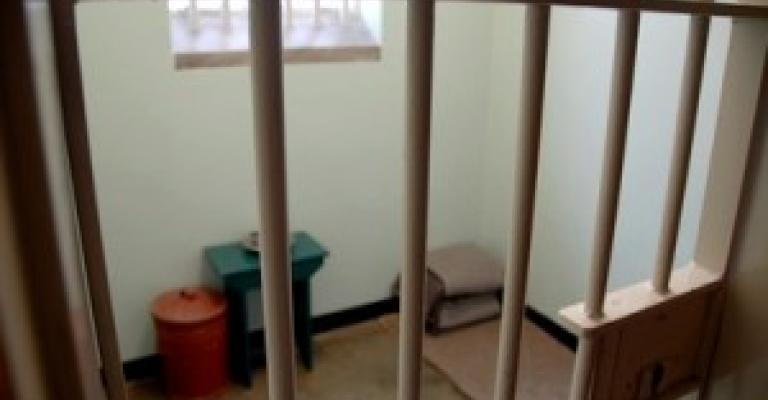 الخلايلة يطالب بالتحقيق بوفاة شاب بزنزانة البحث الجنائي- فيديو