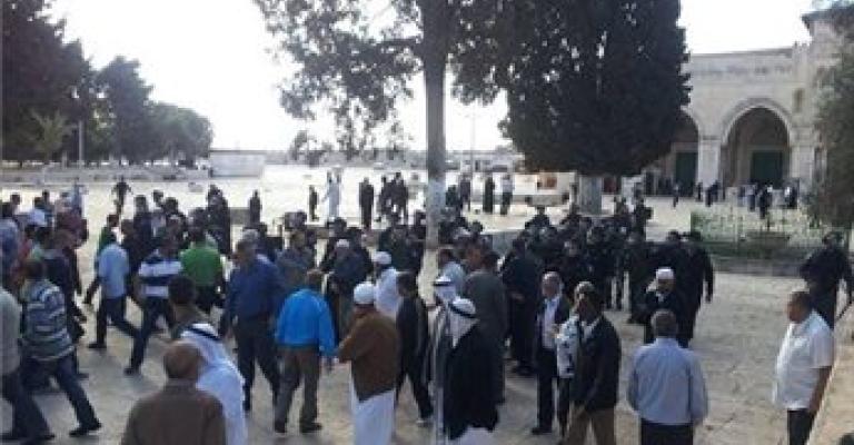 الاحتلال ينسحب من ساحات المسجد الاقصى