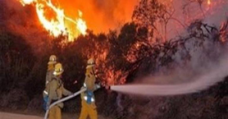 إغلاق طريق الشونة عمان بعد تجدد الحرائق 