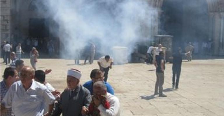 مواجهات في باحات الأقصى بعد صلاة الجمعة