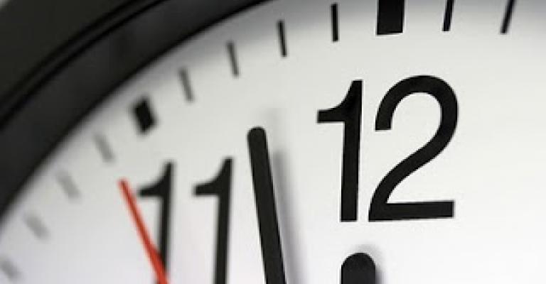 نواب يحملون النسور مسؤولية مقتل العوضات نواب يحملون النسور مسؤولية مقتل العوضات