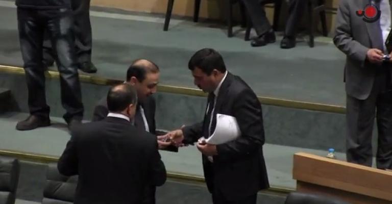 النائب الشوابكة "يحلي" المجلس