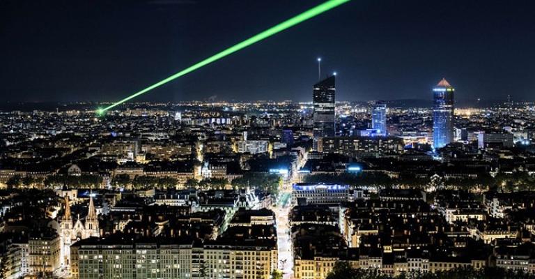 11 استخداما مذهلا لتقنية الليزر 11 استخداما مذهلا لتقنية الليزر