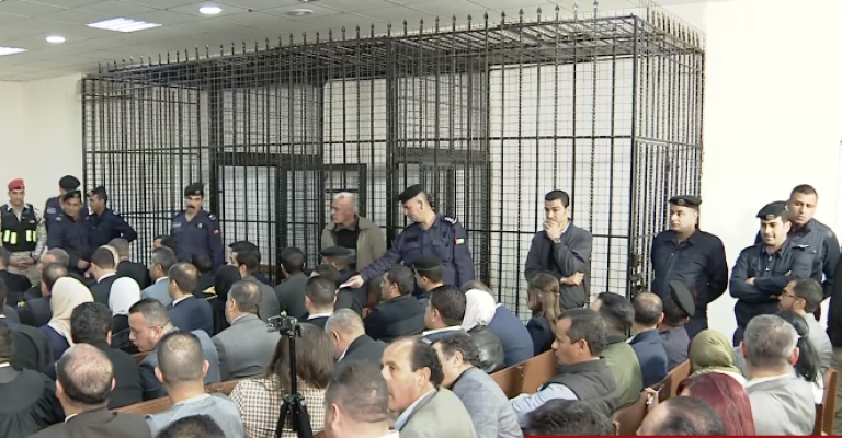 أسماء الفارين من وجه العدالة بقضية الدخان المزور