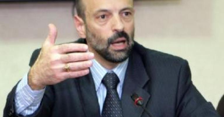 Al-Razzaz: Employment is remedy for economy crisis
