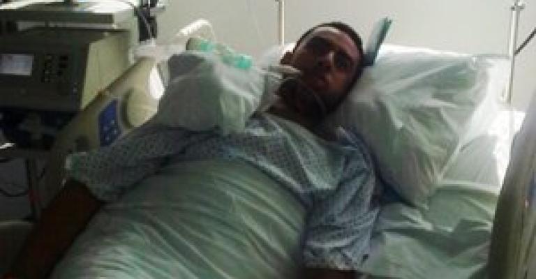 "خطأ طبي" يغرق عشريني في غيبوبة ( فيديو)