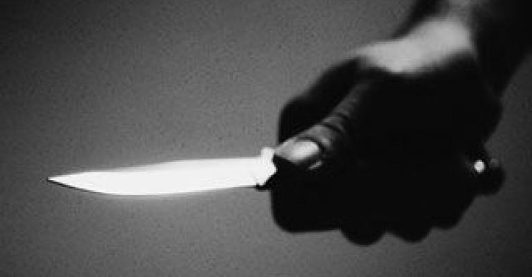 قتل زوجته وألقى جثتها على طريق المطار 