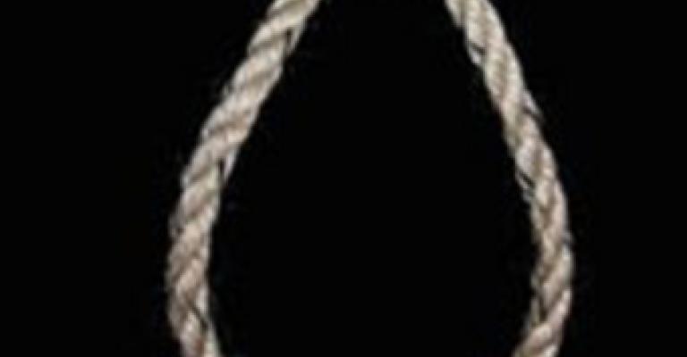 شاب يشنق نفسه في البقعة شاب يشنق نفسه في البقعة