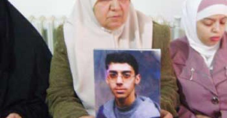 نقابيون يطالبون الحكومة بتبني حملة وطنية لإثارة قضية الأسرى نقابيون يطالبون الحكومة بتبني حملة وطنية لإثارة قضية الأسرى