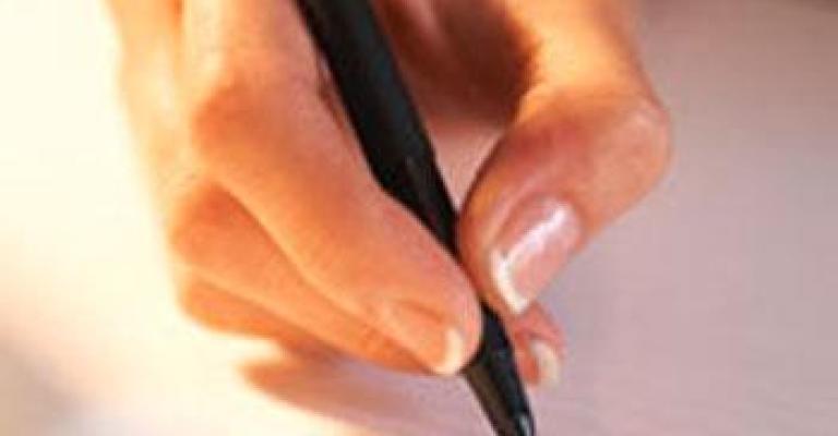 القرنة رئيسا لاتحاد الكتاب