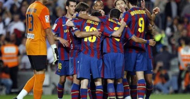 البرشا يبقى في الصدارة بعد فوزه بثلاثية