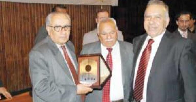 تكريم الأستاذ علي محافظة