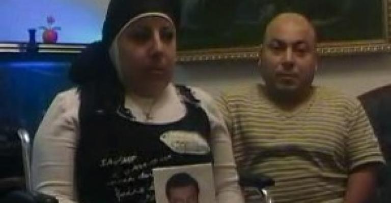 قزمان يكابدان الحياة بعد وفاة والدهما بـ"خطأ طبي.. فيديو"