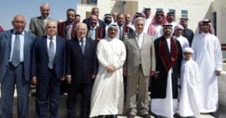 الطنيجي يناقش رسالة الماجستير