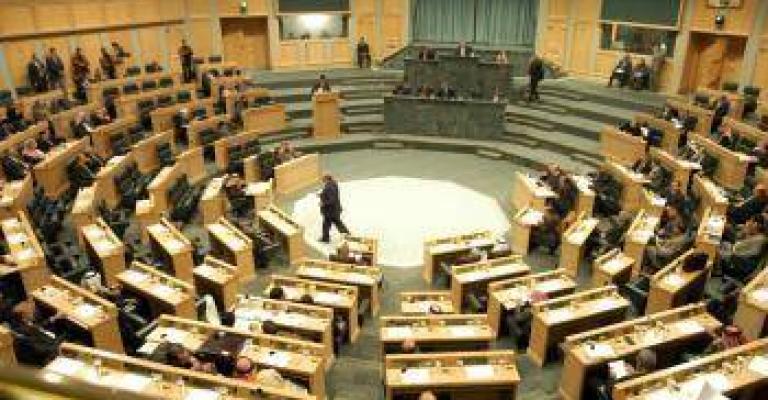 الصوت الواحد وتقليص الامتيازات النيابية أهم ملامح قانون الانتخاب الجديد الصوت الواحد وتقليص الامتيازات النيابية أهم ملامح قانون الانتخاب الجديد