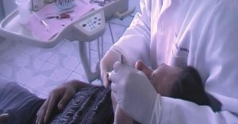 أطباء أسنان إشراكنا في برامج التأمينات الطبية ليس مجديا (فيديو) أطباء أسنان إشراكنا في برامج التأمينات الطبية ليس مجديا (فيديو)