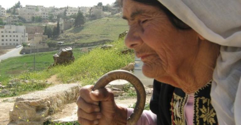 نساء أكبر من النكبة