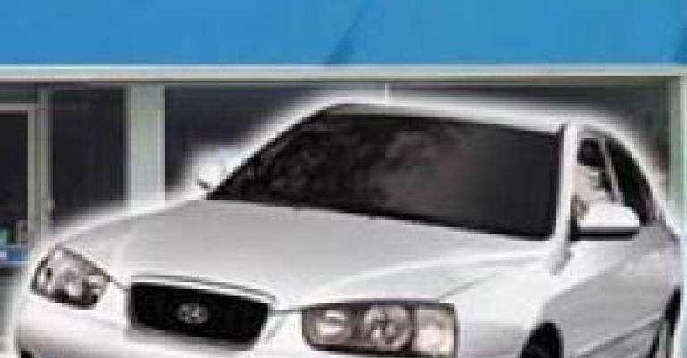 السيارات الخصوصية تزاحم السيارات السياحية في عملها( فيديو) السيارات الخصوصية تزاحم السيارات السياحية في عملها( فيديو)