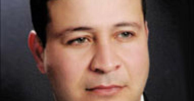 مواطنون تحت قصف المسؤولين مواطنون تحت قصف المسؤولين