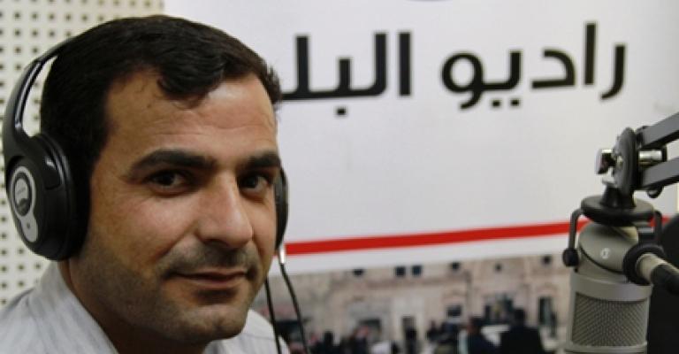 بجسد انهكه الاضراب..محمد السنيد يعود لتقديم برنامجه عمال البلد