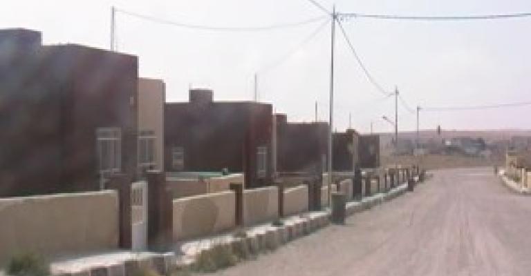 الديوان الملكي يقوم بزيارة اسكانات الأسر العفيفة بعد تقرير لعمان نت (فيديو) الديوان الملكي يقوم بزيارة اسكانات الأسر العفيفة بعد تقرير لعمان نت (فيديو)