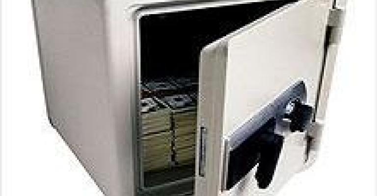 القبض على لصوص قاصات حديدية