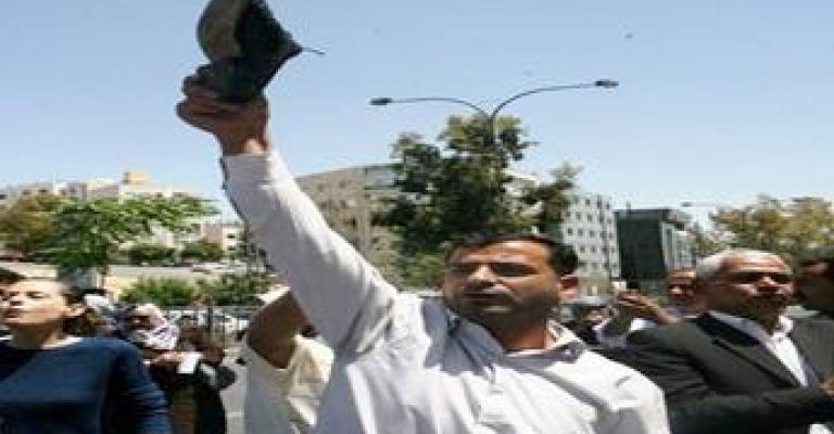 عدوى الحمائم والصقور تصيب عمال المياومة 