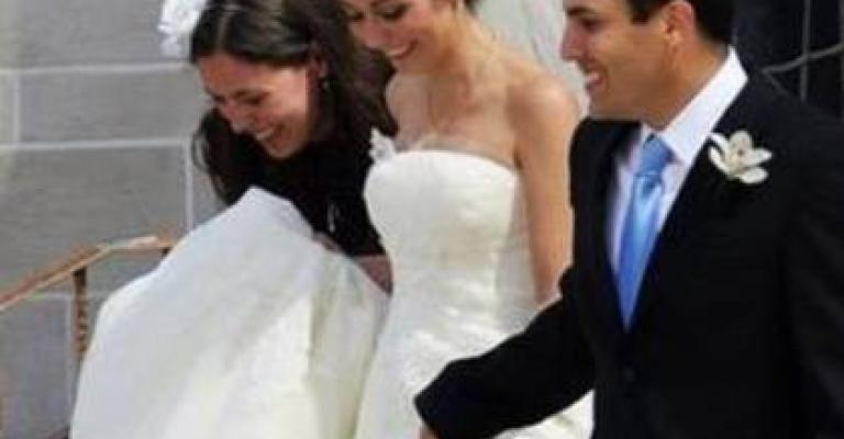 فتاة من اب ردني تتزوج ابن شقيق بوش 