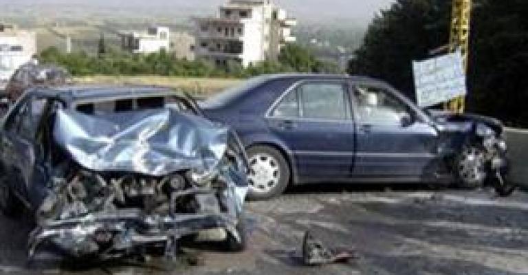 إصابة خمسة مواطنين بحادث تصادم بجرش