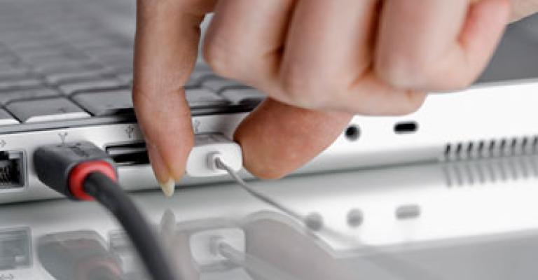 ٪44 من الأردنيات يقضين أكثر من 7 ساعات على الانترنت 