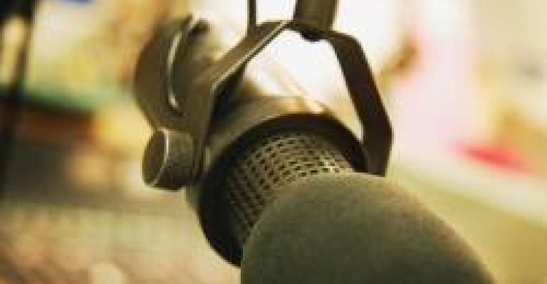 برنامج للناطقة باسم النقل العام