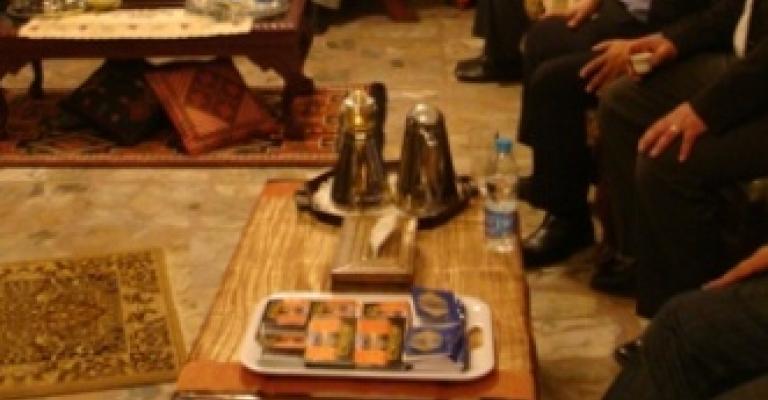 نائب محافظ العاصمة يلوح بمنع "بيت عزاء المواطن" نائب محافظ العاصمة يلوح بمنع "بيت عزاء المواطن"