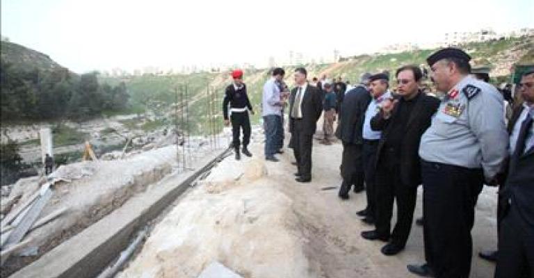 امانة عمان : اخلاء المبنى المجاور للسور المنهار