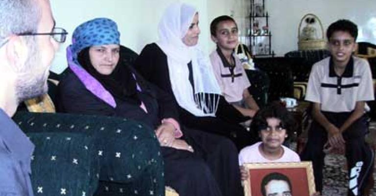 الجندي الدقامسة يضرب عن الطعام