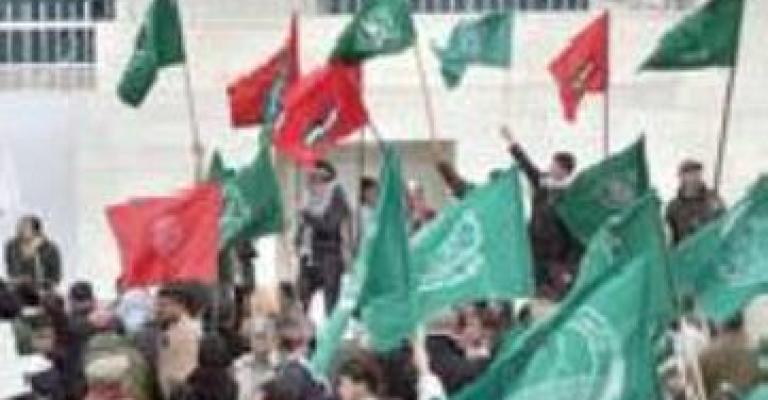 الأحزاب والانتخابات: بين المشاركة وتأجيل الحسم