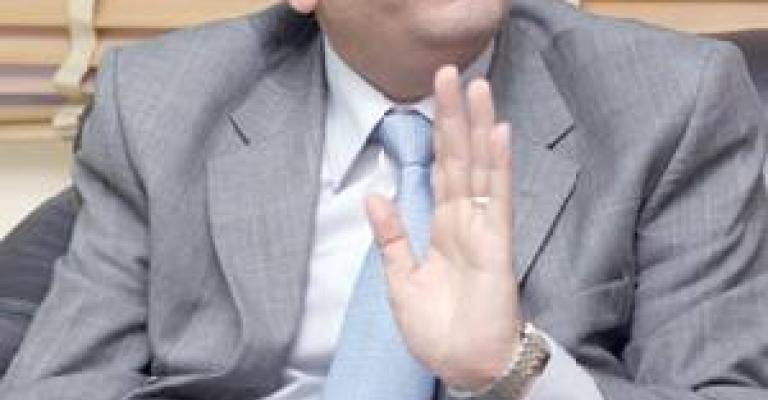 أبو حمور: "بدل خدمات" وليست ضريبة مغادرة (بالصوت)