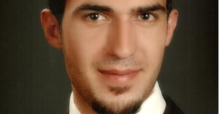 أيها المارون فوق منصات التخريج .. اجمعوا أروابكم و انتظروا !!