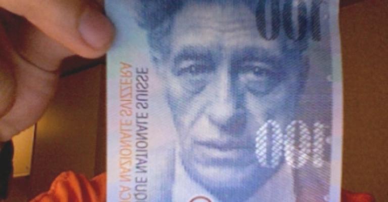 القبض على محتال بمبادلة عملة سويسرية