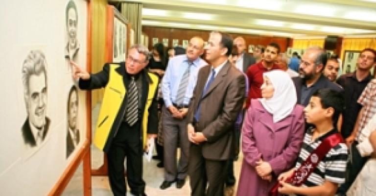 بورتريهات العالم والخط العربي