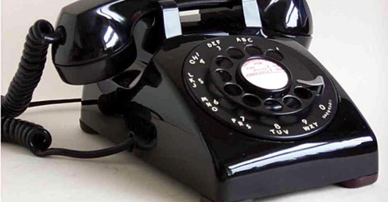 حوار هاتفي بين وزيرين حوار هاتفي بين وزيرين