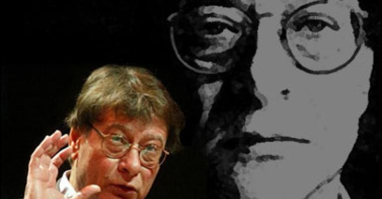 محمود درويش ... عامان في حضرة الغياب