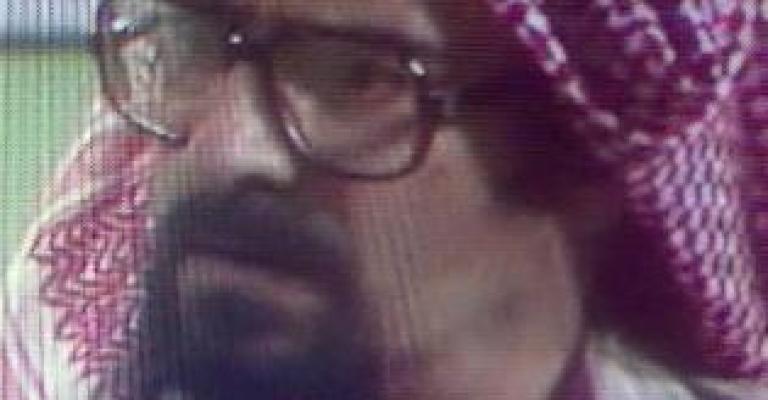 وزير الثقافة يعود الفنان نبيل المشيني وزير الثقافة يعود الفنان نبيل المشيني