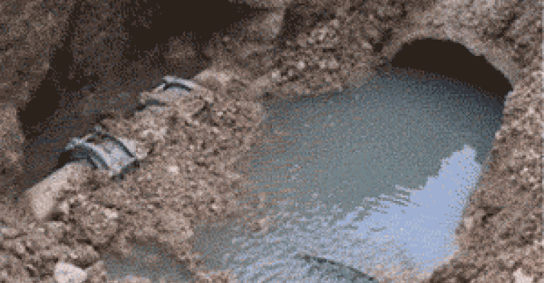 الحفر الامتصاصية في "الكريمة" تهدد البشر والحجر ..فيديو