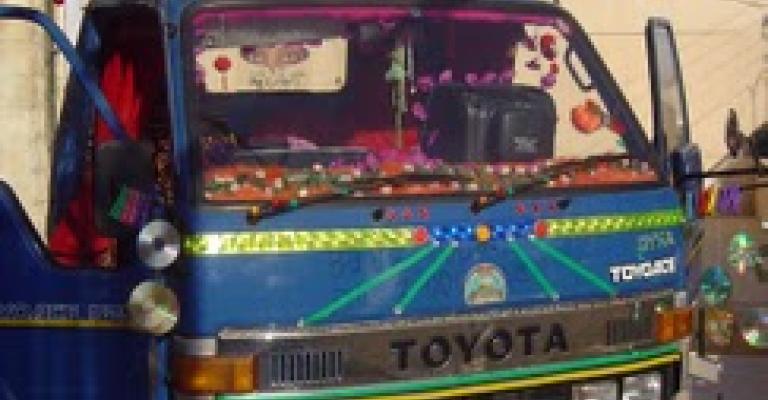 سائقو شاحنات متوسطة يشكون غلاء أقساط التأمين الإلزامي 