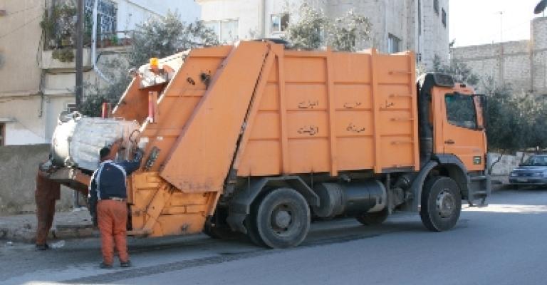 الأمانة تحدد مسارات جمع النفايات وتوزيع الحاويات 