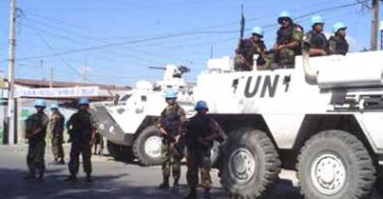 العايد: الجهود الحكومية تثمر عن الافراج عن الضابطين المختطفين 